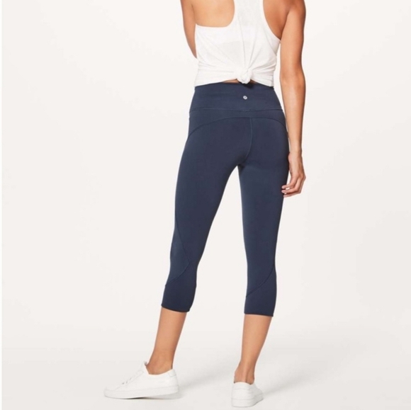 Lululemon In Movement Crop Leggings Navy Blue Size 6 EUC - Picture 1 of 11